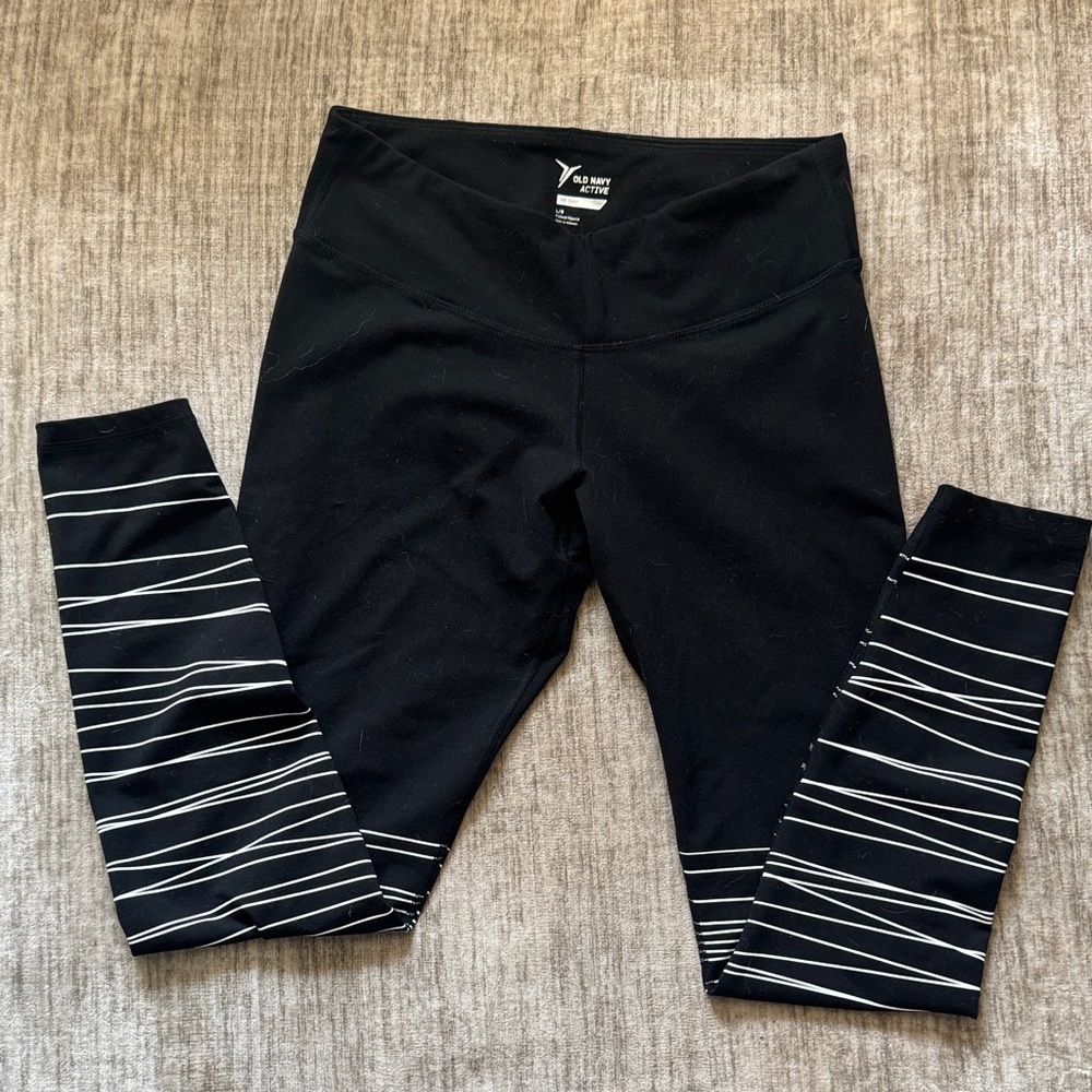 Black and White Striped Leggings